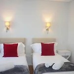 Silver Seahorse Garden Retreat Ii