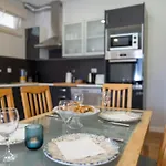 Silver Seahorse Garden Retreat Ii Consolação